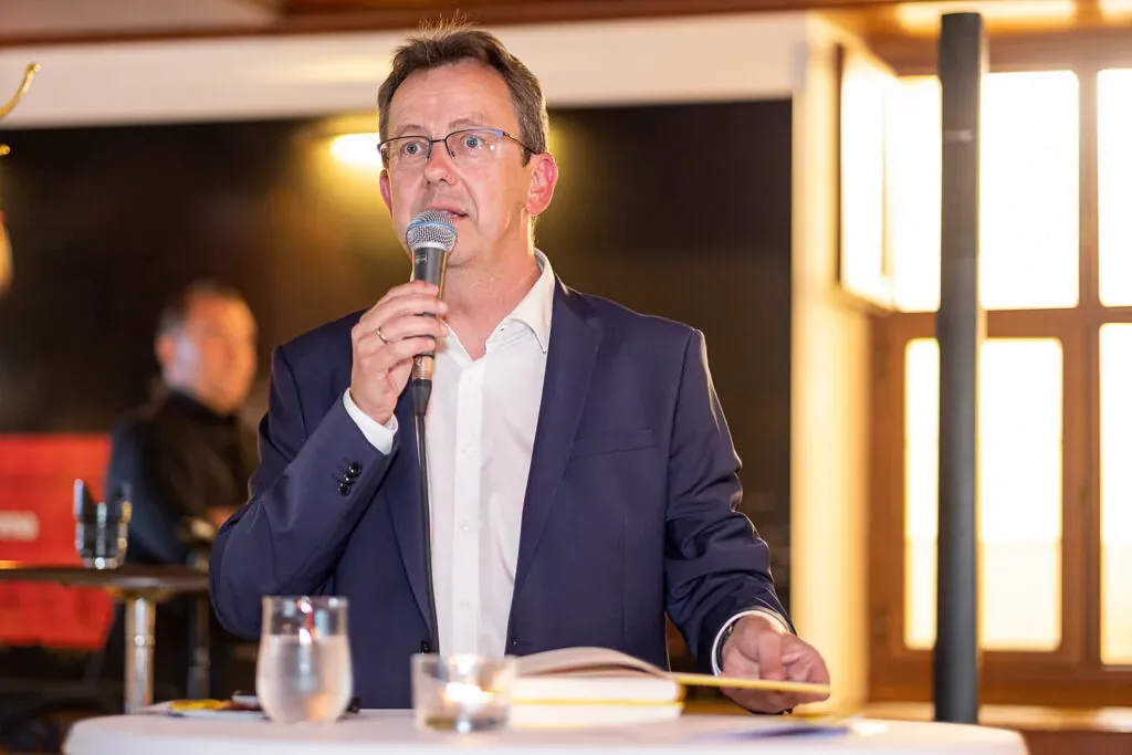 Wolfgang Frick bei einer Lesung